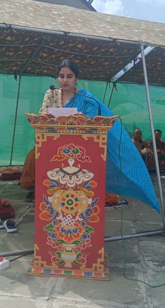 IndiainBhutanCG's tweet photo. Consul General Ms. Sucheta Chatterjee attended the ground-breaking ceremony for the construction of a Drasha at Tendruk Dhongag Choling Goenzin Dratshang, Samtse, along with officials from the Samtse Dzongkhag Administration.

#DevelopmentPartnership #SamtseDzongkhag https://t.co/sXyQiVX0H4