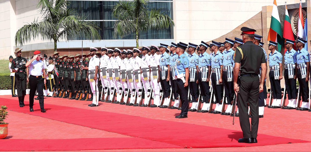 HQ_IDS_India's tweet photo. Gen NS Raja Subramani, #CDS accorded a warm welcome along with a ceremonial guard of honour to General Carsten Breuer, Chief of Defence, #Germany, on his official visit to India on 06 October 2026.

The discussions between the two leaders reaffirmed the enduring #IndiaGermany defence partnership and focused on strengthening military cooperation and deepening strategic & technological engagements.

🇮🇳 🤝 🇩🇪 

@DefenceMinIndia 
@SethSanjayMP 
@SpokespersonMoD 
@MIB_India 
@MEAIndia 
@GermanyinIndia