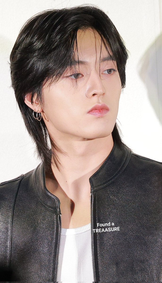 treasurelover04's tweet photo. #YG is really dumb because he didn't use the members' handsome visuals well especially Haruto🫤
He has all the qualities to be in the fashion &amp; beauty world
If Haruto were in HYBE, he would be an ambassador for Dior, Chanel, Gucci, Prada, SL, LV

#하루토 #HARUTO #트레저 #TREASURE https://t.co/O4GHjg1xn1