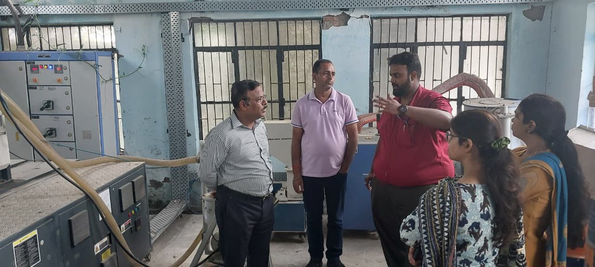 estc_ramnagar's tweet photo. Industrial Visit of Government Polytechnic, Moradabad to ESTC, Kaniya, Ramnagar
ESTC, Kaniya, Ramnagar, had the pleasure of welcoming the students and faculty of Government Polytechnic, Moradabad for an educational and industrial visit. https://t.co/GixRXB06nu