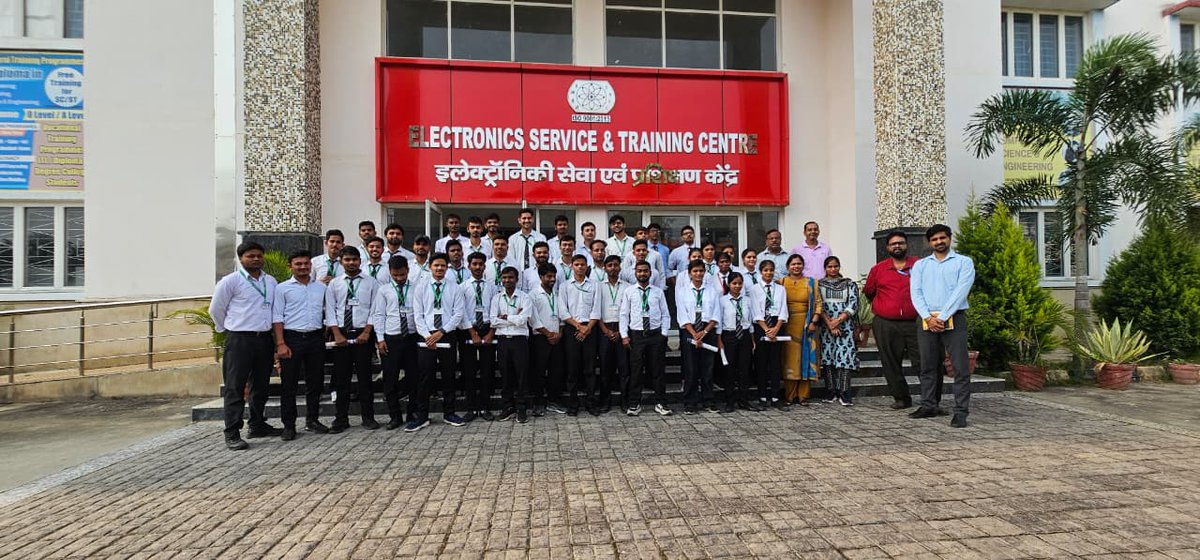 estc_ramnagar's tweet photo. Industrial Visit of Government Polytechnic, Moradabad to ESTC, Kaniya, Ramnagar
ESTC, Kaniya, Ramnagar, had the pleasure of welcoming the students and faculty of Government Polytechnic, Moradabad for an educational and industrial visit. https://t.co/GixRXB06nu