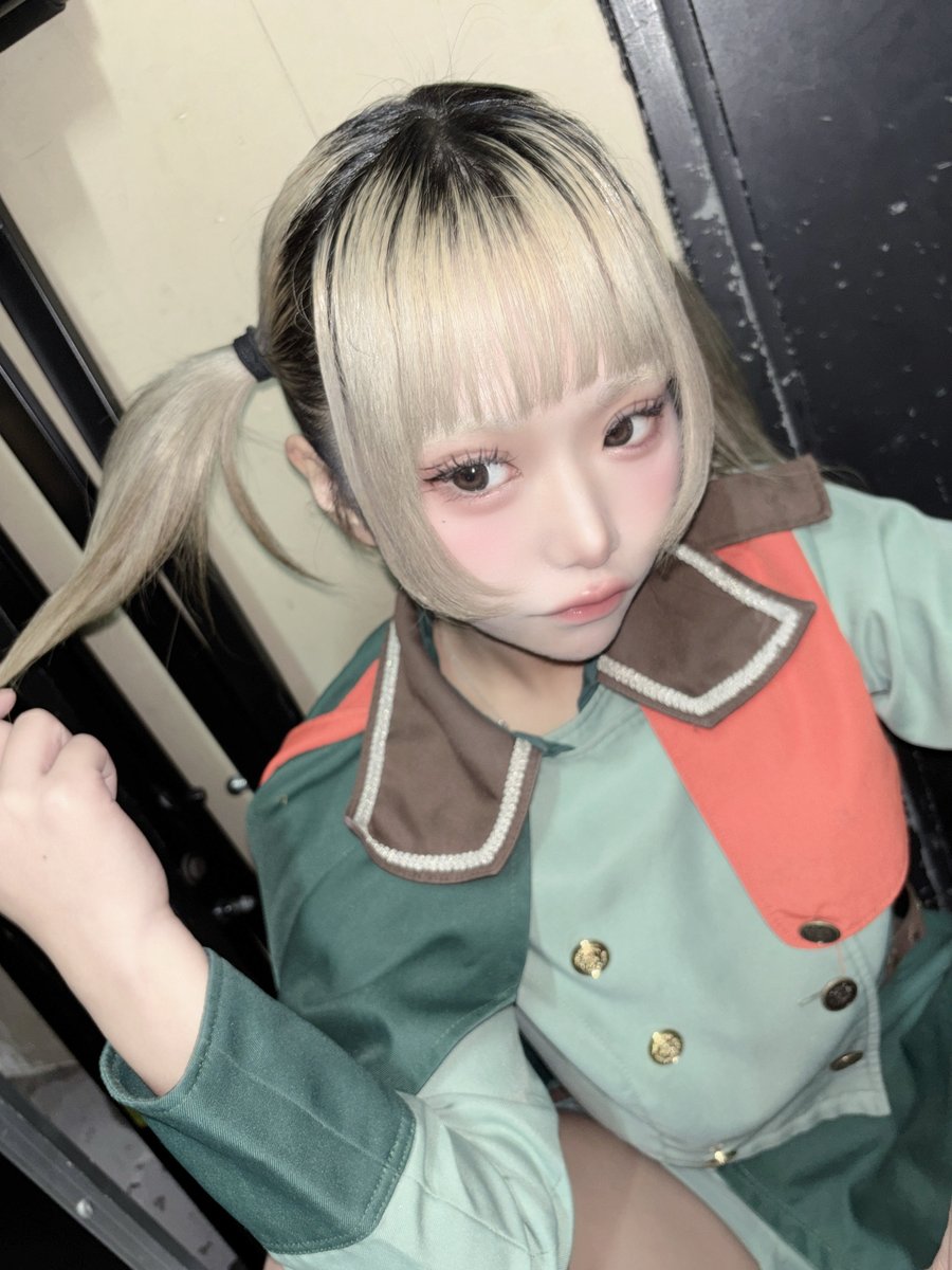 lonlium_shina's tweet photo. 役職: スーパースター https://t.co/OCCfFUQWRK