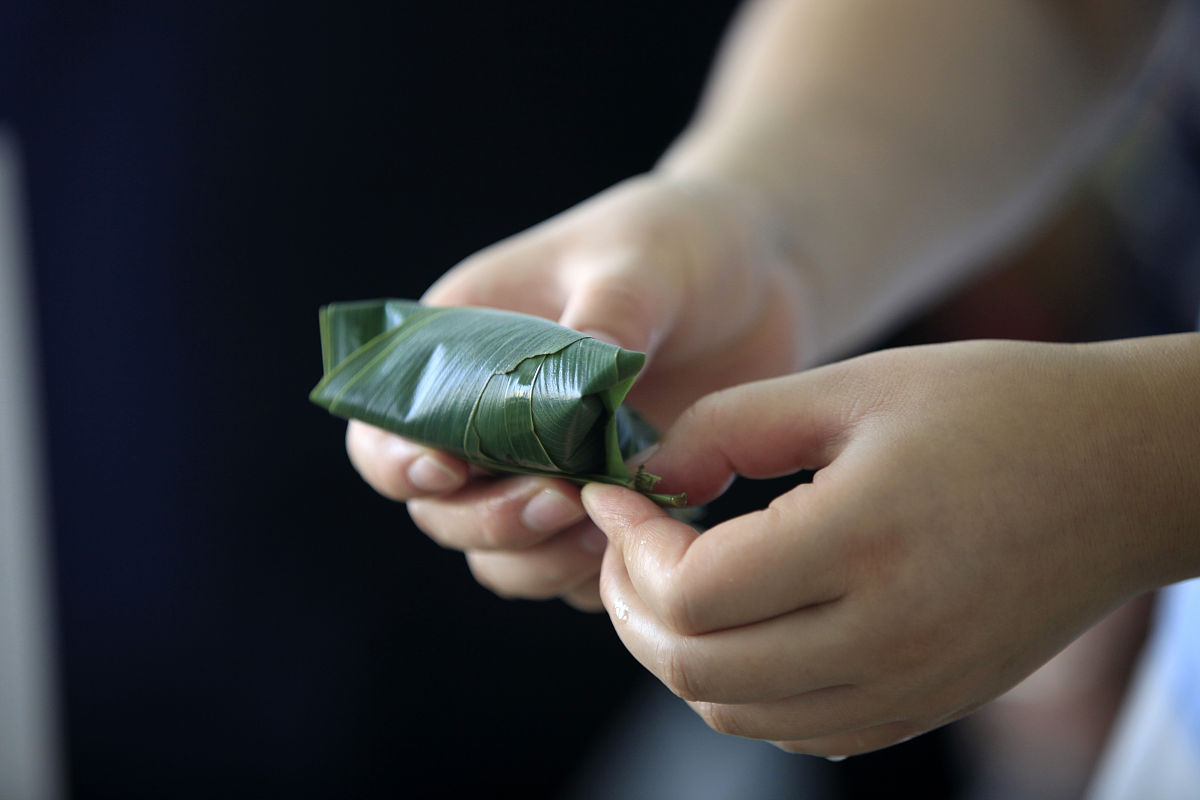 zae_akhmad's tweet photo. [This Dragon Boat Festival, 降雅贺 brings the sweetest zongzi u0026 warmest wishes—perfect for sharing joy with all!]， https://t.co/jC3B32axAT
