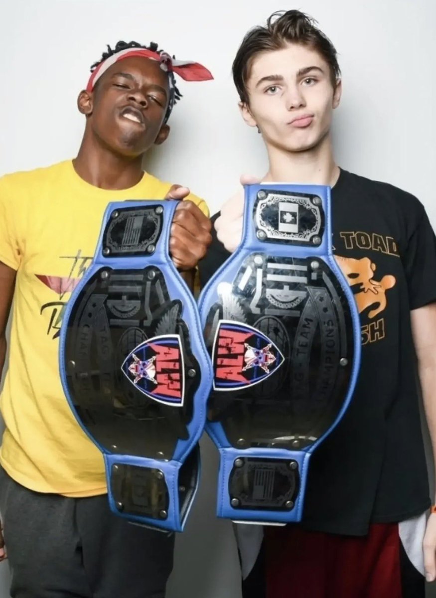 punxfactor's tweet photo. everyone acting like they haven’t been bestfriends since they were this big https://t.co/ARsADvYUed