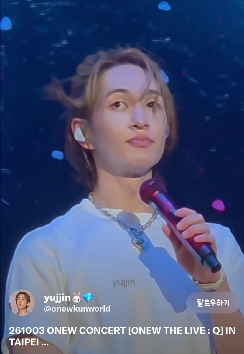 yamyamy021's tweet photo. 🤣🤣🤣🤣🤣🤣🤣
요래서 머리가 삐쳐나왔구나😆

#온유 #ONEW 
#ONEWTHELIVE 
#ONEW_THE_LIVE_Q https://t.co/u4kvmHFN5J
