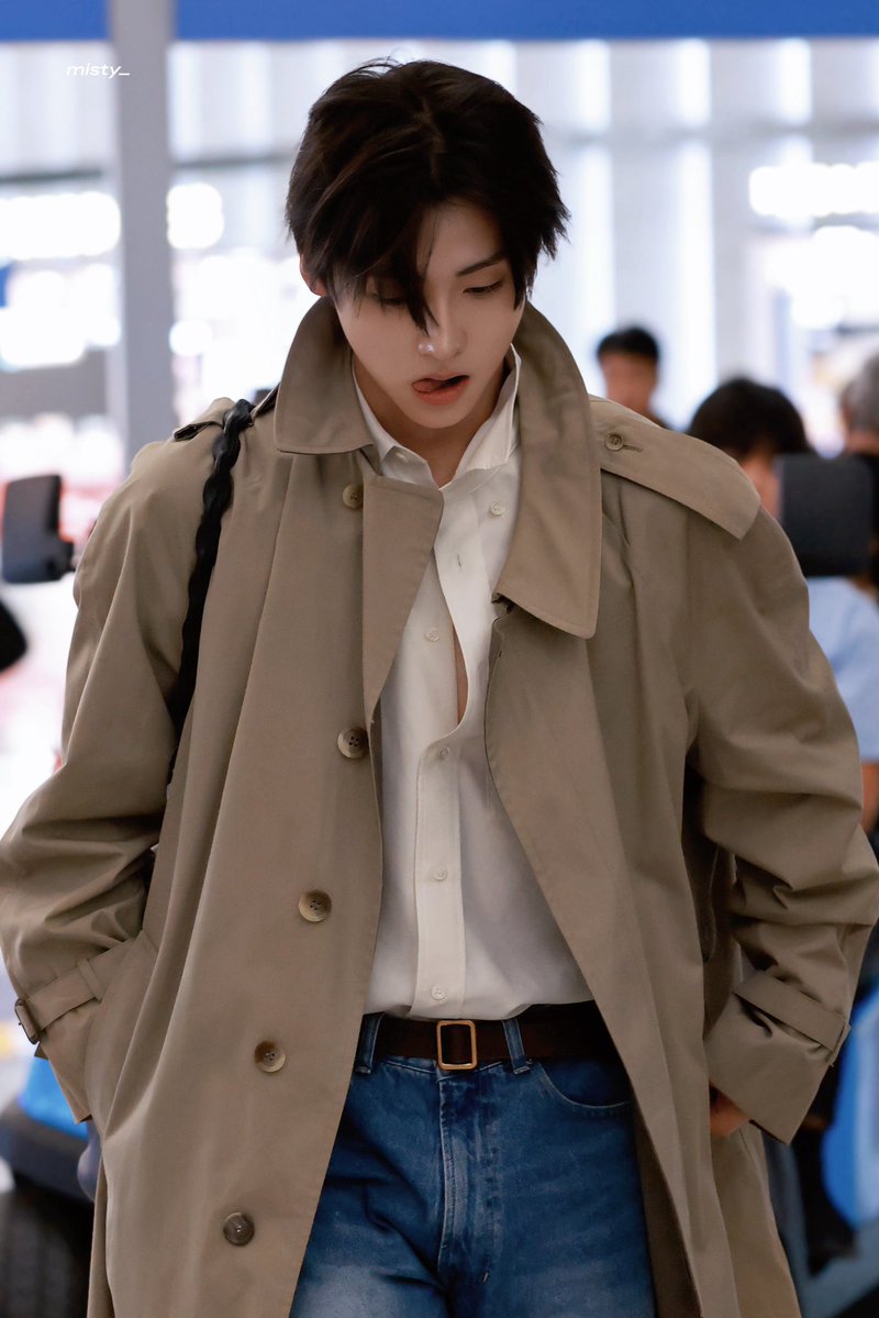 wonyangiful's tweet photo. the urge to fight everyone including ald1 rn just to have this gorgeous man https://t.co/Yn5GnQ7XhK