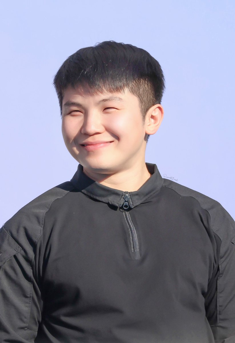 wood12nwl's tweet photo. 261002 지상군페스티벌 로드퍼레이드 계룡 Day2

지후니가 항상 웃을수있길..🍀️️️️🩵

#우지 #WOOZI #ウジ 
#세븐틴 #SEVENTEEN #이지훈 https://t.co/KPYTn7ENi5