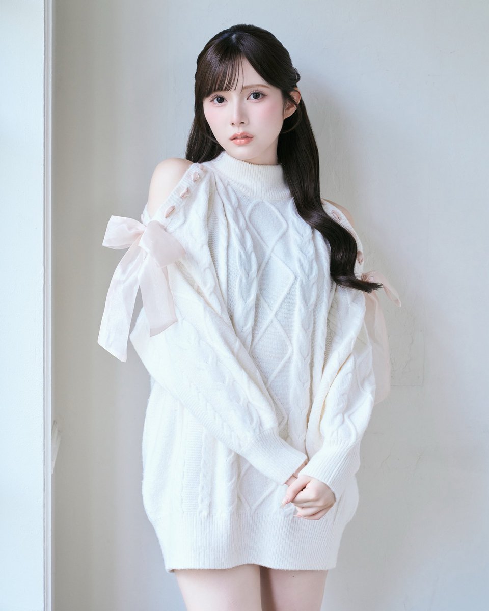 rosemuse_'s tweet photo. ┈𝑛𝑒𝑤 𝑎𝑟𝑟𝑖𝑣𝑎𝑙

"Cold shoulder ribbon cable knit"
color : gray/mocha/white/charcoal
¥12,980(tax in)

release
⁡⁡↪︎web 10/13(tue) 20:00~
⁡⁡↪︎store 10/14(wed) 11:00~
※grayは店舗限定カラーです。

◾︎gray/mocha : 155cm
◾︎white/charcoal : 165cm
⁡
#RoseMuse https://t.co/yAF9VNRcJY