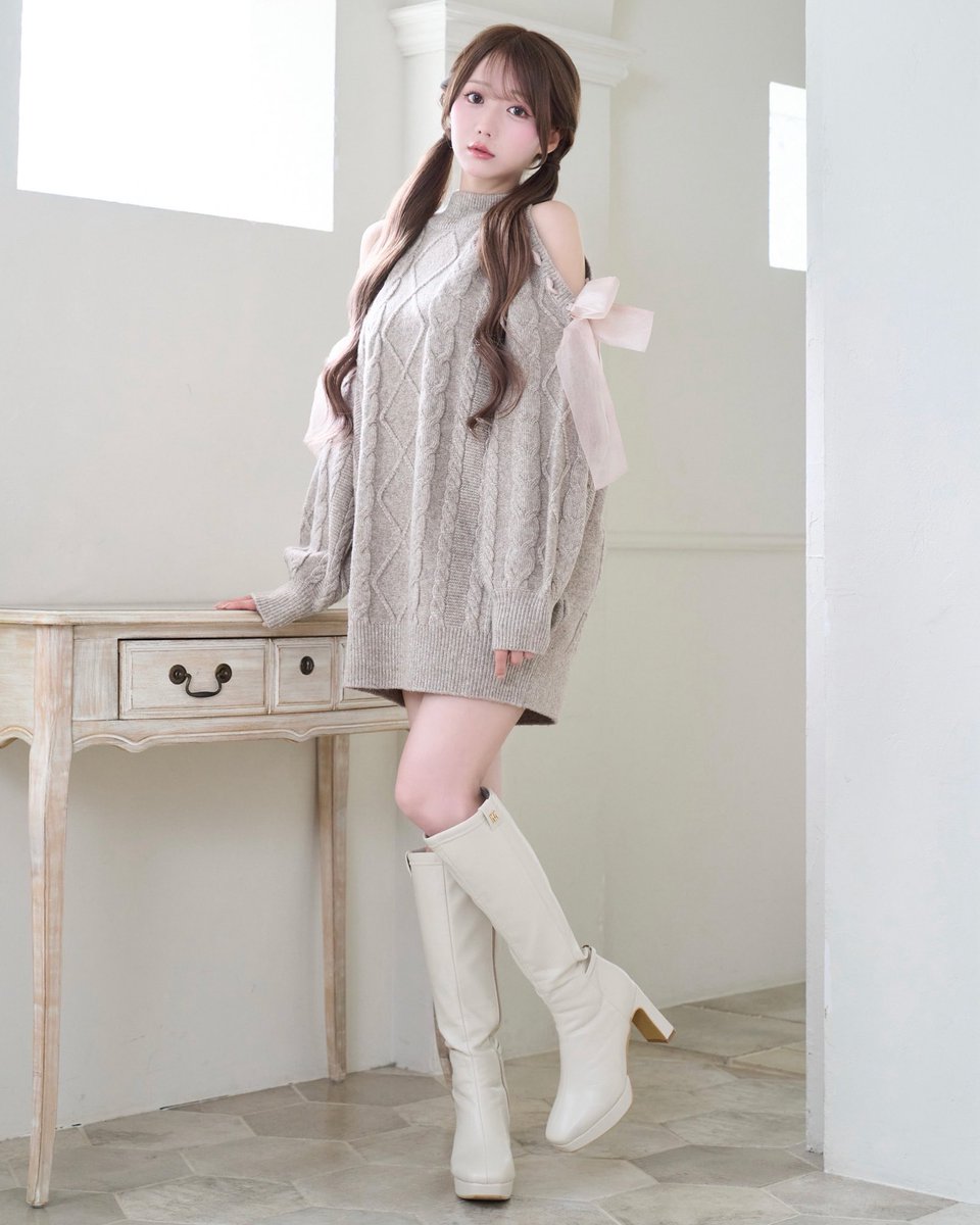 rosemuse_'s tweet photo. ┈𝑛𝑒𝑤 𝑎𝑟𝑟𝑖𝑣𝑎𝑙

"Cold shoulder ribbon cable knit"
color : gray/mocha/white/charcoal
¥12,980(tax in)

release
⁡⁡↪︎web 10/13(tue) 20:00~
⁡⁡↪︎store 10/14(wed) 11:00~
※grayは店舗限定カラーです。

◾︎gray/mocha : 155cm
◾︎white/charcoal : 165cm
⁡
#RoseMuse https://t.co/yAF9VNRcJY