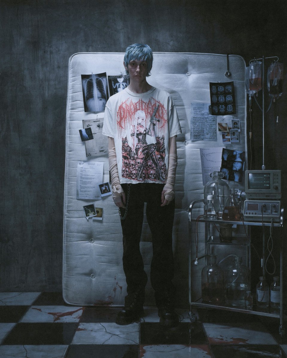 DropDeadUK's tweet photo. sick new tees https://t.co/XBHzGq1dWU