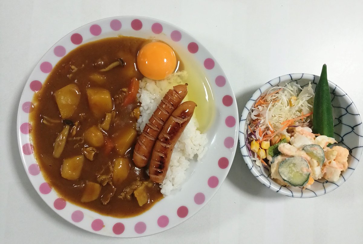 iruka1003's tweet photo. お弁当とウインナーカレー(2026/10/6)

デザートは、柿😀
#ポテトサラダ
#愛妻弁当
#おうちご飯 https://t.co/4sSPEmChqY