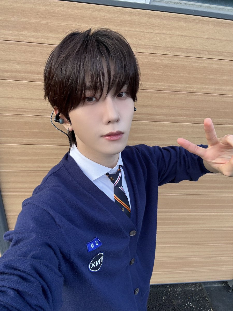 TNX_twt's tweet photo. ✌️😏✌️

#TNX #티엔엑스
#오성준 #SUNGJUN https://t.co/7hu6dshGqT