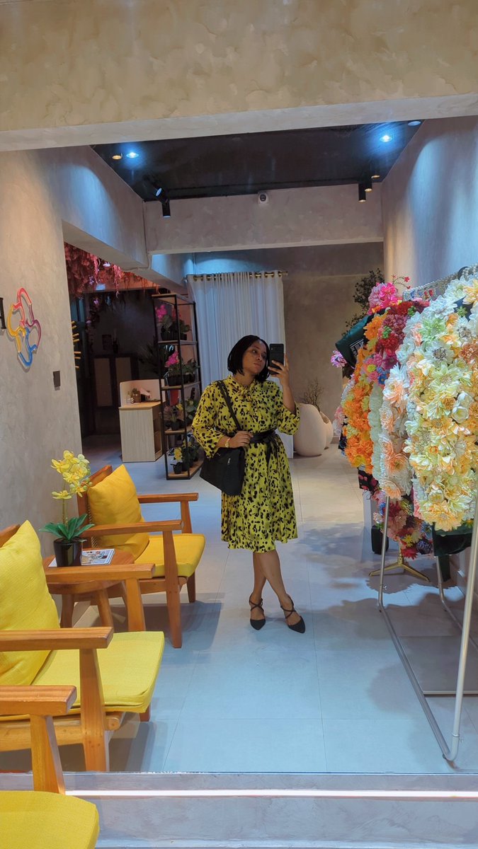 juliet_uwah's tweet photo. Yellow . https://t.co/ySvmOJAyrK