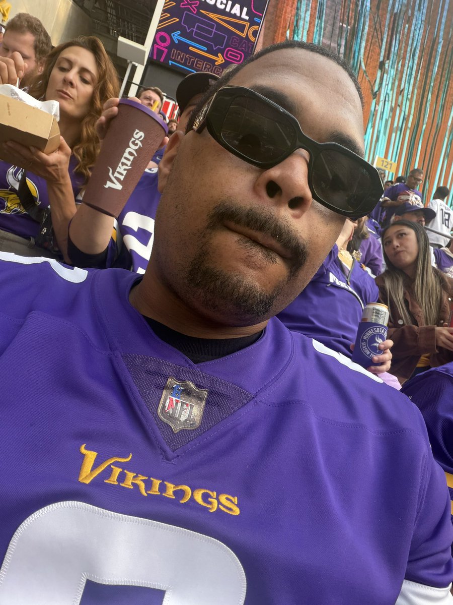 Jimmy_Choo223's tweet photo. 4-0 on a Hoe! #vikings #Skol https://t.co/RSK87aKgfN