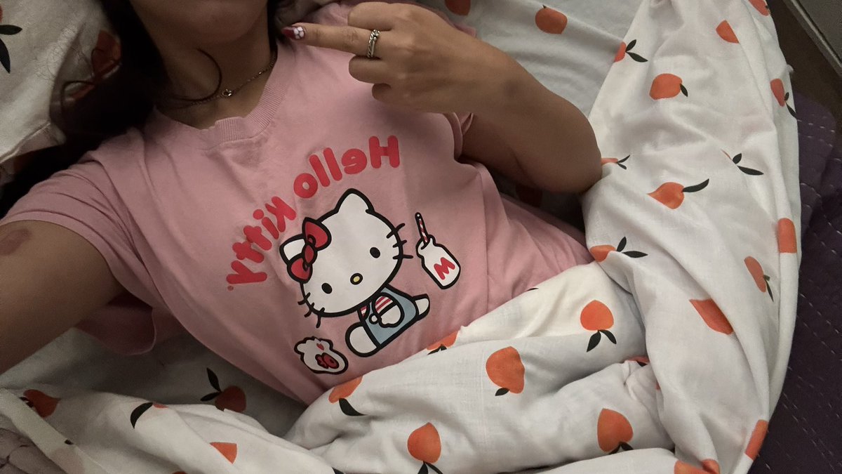 pauli___26's tweet photo. aguante hello kitty gordos hijos de puta!!! a mi ningún gordo fracasado me va a decir lo que tengo que consumir o no https://t.co/idSuhkjwql