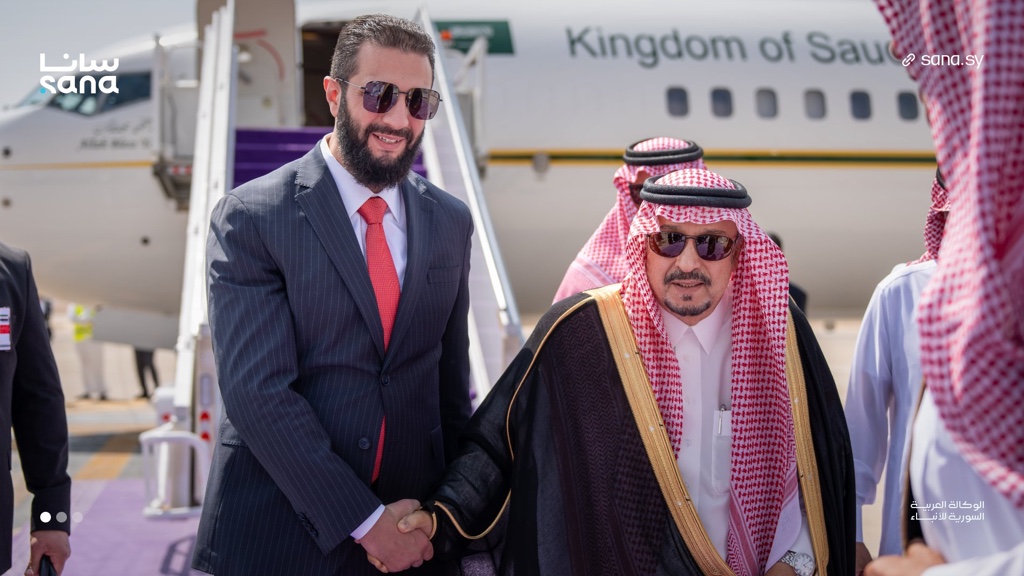 AlArabiya_Brk's tweet photo. الرئيس السوري أحمد الشرع يصل إلى الرياض في زيارة رسمية يلتقي خلالها ولي العهد السعودي الأمير محمد بن سلمان https://t.co/nvBvwF5nAr
