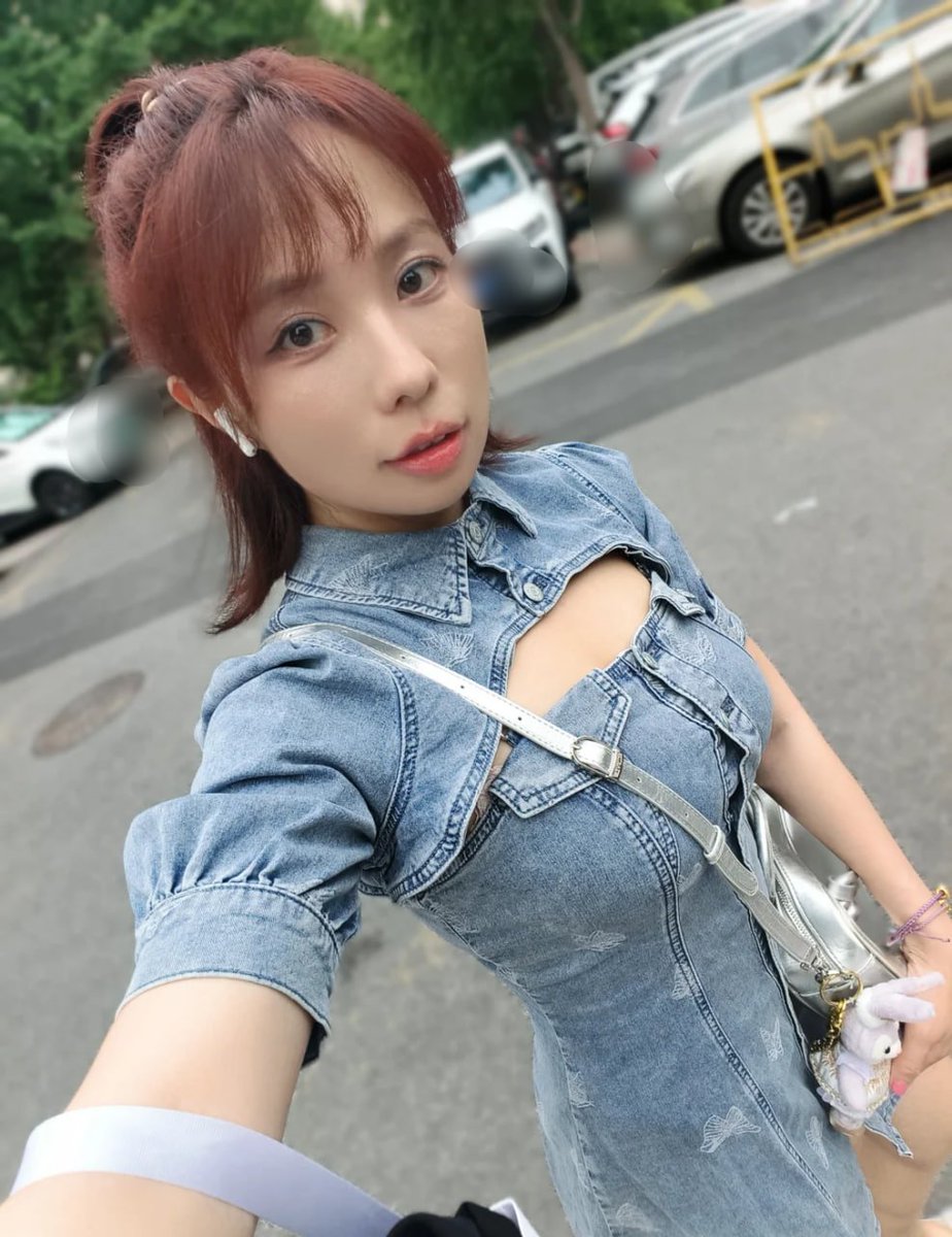 24nwy's tweet photo. 高雄人跑來臺中上班第一天
想約 😈
有臺中人可以認識一下嗎
#臺中 #櫃姐 https://t.co/VkQxKPshdi