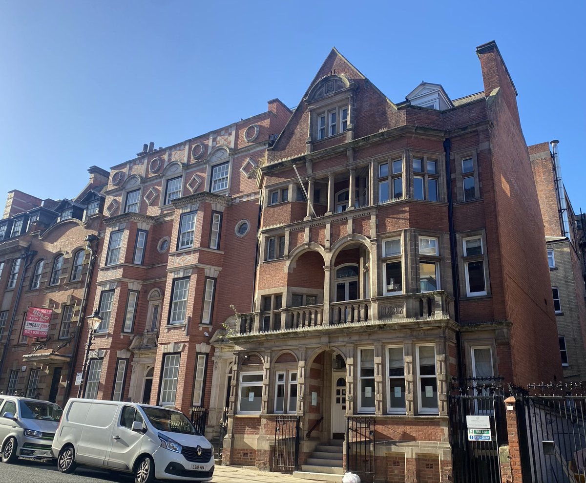 VemFings's tweet photo. @createstreets I do think when you post this sort of thing you should also highlight that the city has kept, thankfully, quite a lot of more intimate buildings and streetscape. https://t.co/yILRtkMWx8