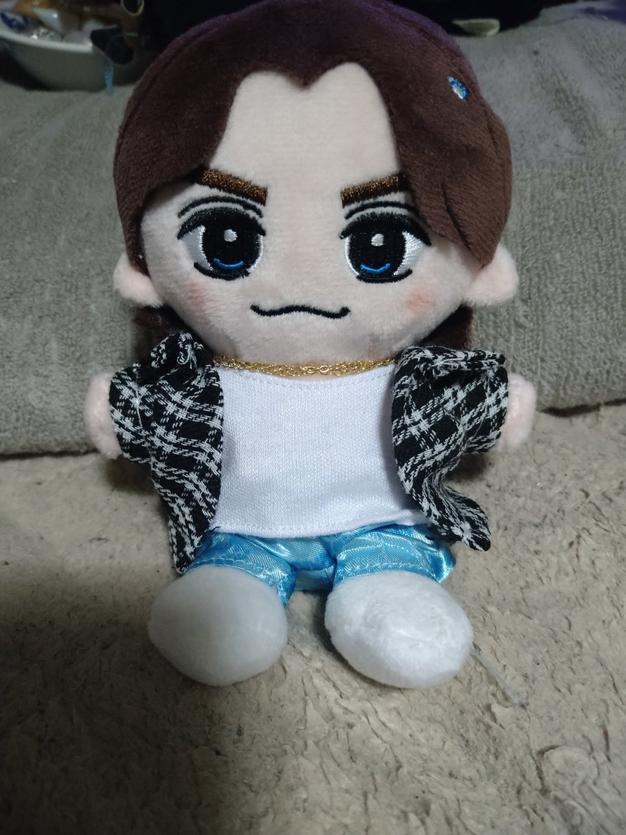 nacslover1's tweet photo. ネックレスと上着を着せ替え。
下は合うのが無いので、後で調達しようかな😝
メンカラ💙が4人揃ったので記念に😆
しょっぴーぬいが一番大きい😁 https://t.co/pE6198gQlY