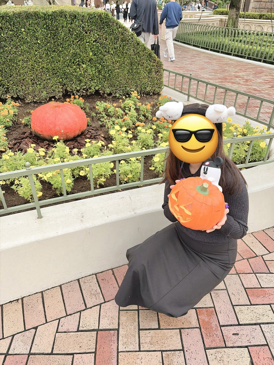 CRhscdj's tweet photo. 今年もDハロ行ってきた🎃
久しぶりにカチューシャも購入👻 https://t.co/T4BsJBTjRi
