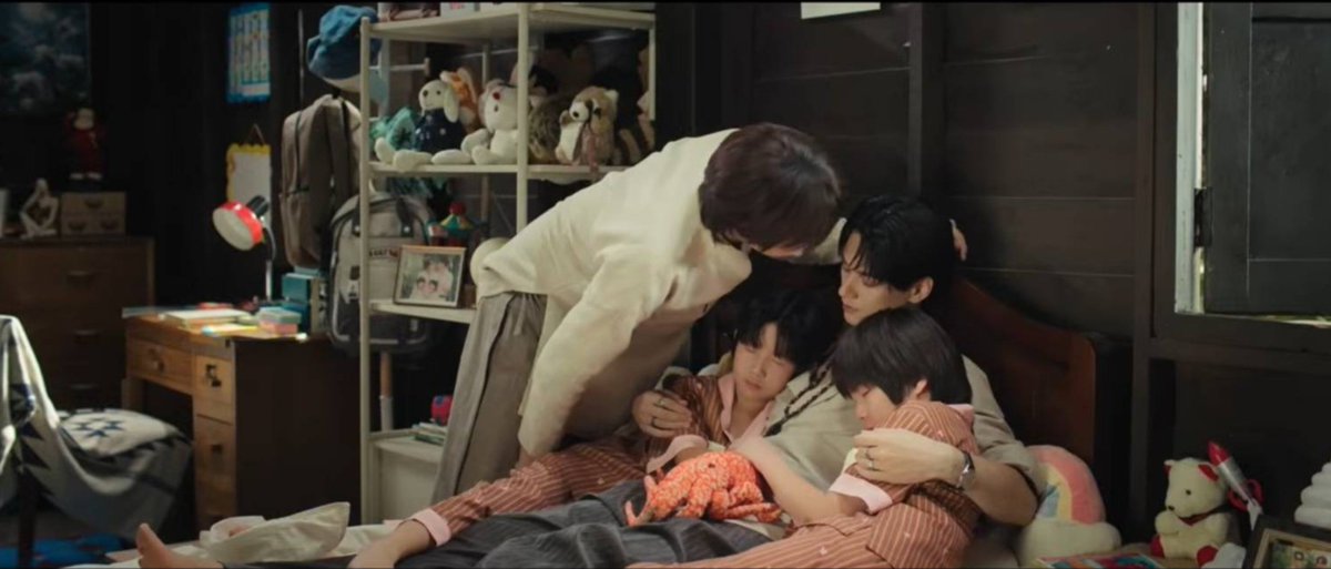 __thefewless's tweet photo. ไหนโอ๋เอ๋ล่ะ ครูเด่นลืมหลานรึป่าว???

TRAILER KHEMJIRA FOREVER
#ตัวอย่างเขมจิราตลอดกาล https://t.co/2KoNye8rn4