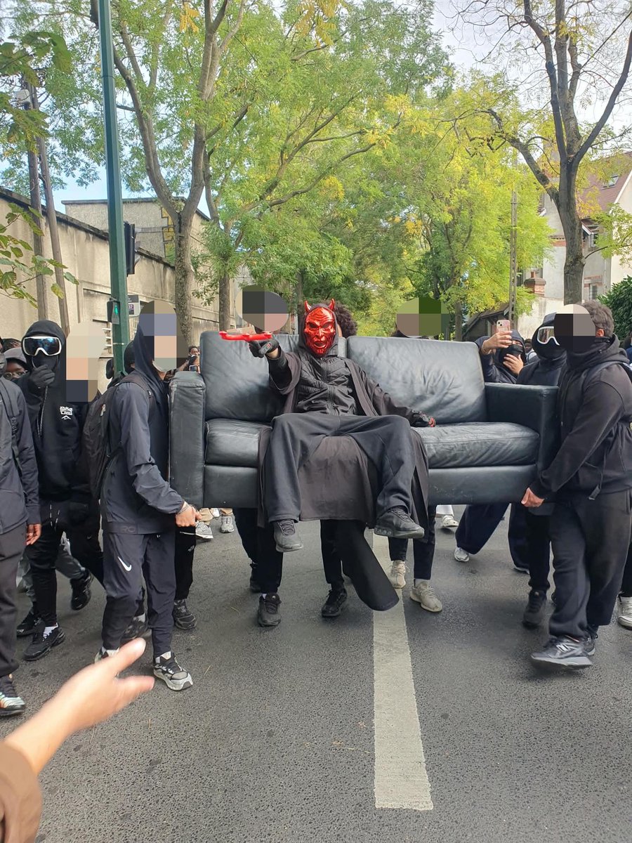 quepasamecton's tweet photo. Atteindre le flow de ces manifestants >>> https://t.co/KaZyPGzYfB