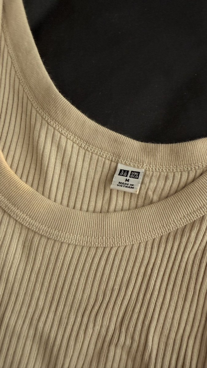 pepipepieee's tweet photo. ครีม uniqlo m ฟ้าเป็น H&amp;m ตัวละ 120 รวมส่ง รับคู่ 220 รวมส่ง
#ส่งต่อ #ส่งต่อเสื้อผ้ามือ2 #เสื้อผ้ามือ2 #เสื้อผ้ามือสองสภาพดี #เสื้อผ้ามือสองราคาถูก #ส่งต่อเสื้อผ้า #เสื้อผ้ามือสอง #กระเป๋ามือสอง #ส่งต่อเสื้อผ้ามือสอง https://t.co/CMNGtmSrc2