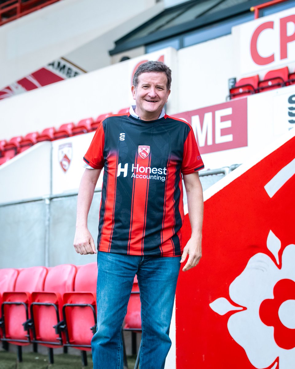 MorecambeFC's tweet photo. A visitor from across the pond 🇺🇸

It was a pleasure to welcome @davejsports, all the way from Washington, to the Halo Aerospace Stadium today.

Thanks for visiting, Dave, you’re always welcome back 🤝

#UTS 🦐 https://t.co/DdJhkdsyH8