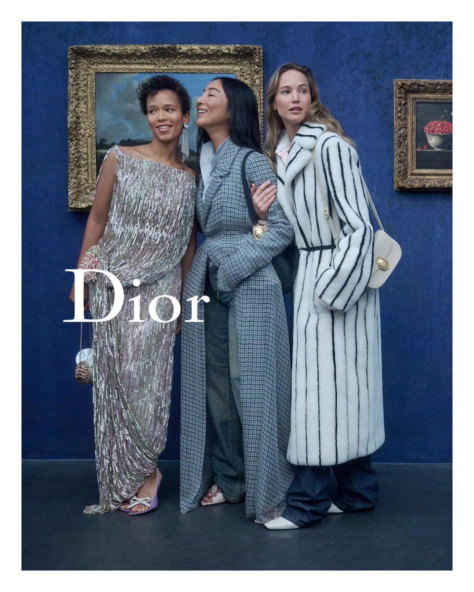 Dior's tweet photo. Dior Cruise 2027.

The imagination roams at the LACMA in the new campaign featuring Jennifer Lawrence, Greta Lee and Taylor Russell.

#DiorCruise https://t.co/6jXY3OOdlD
