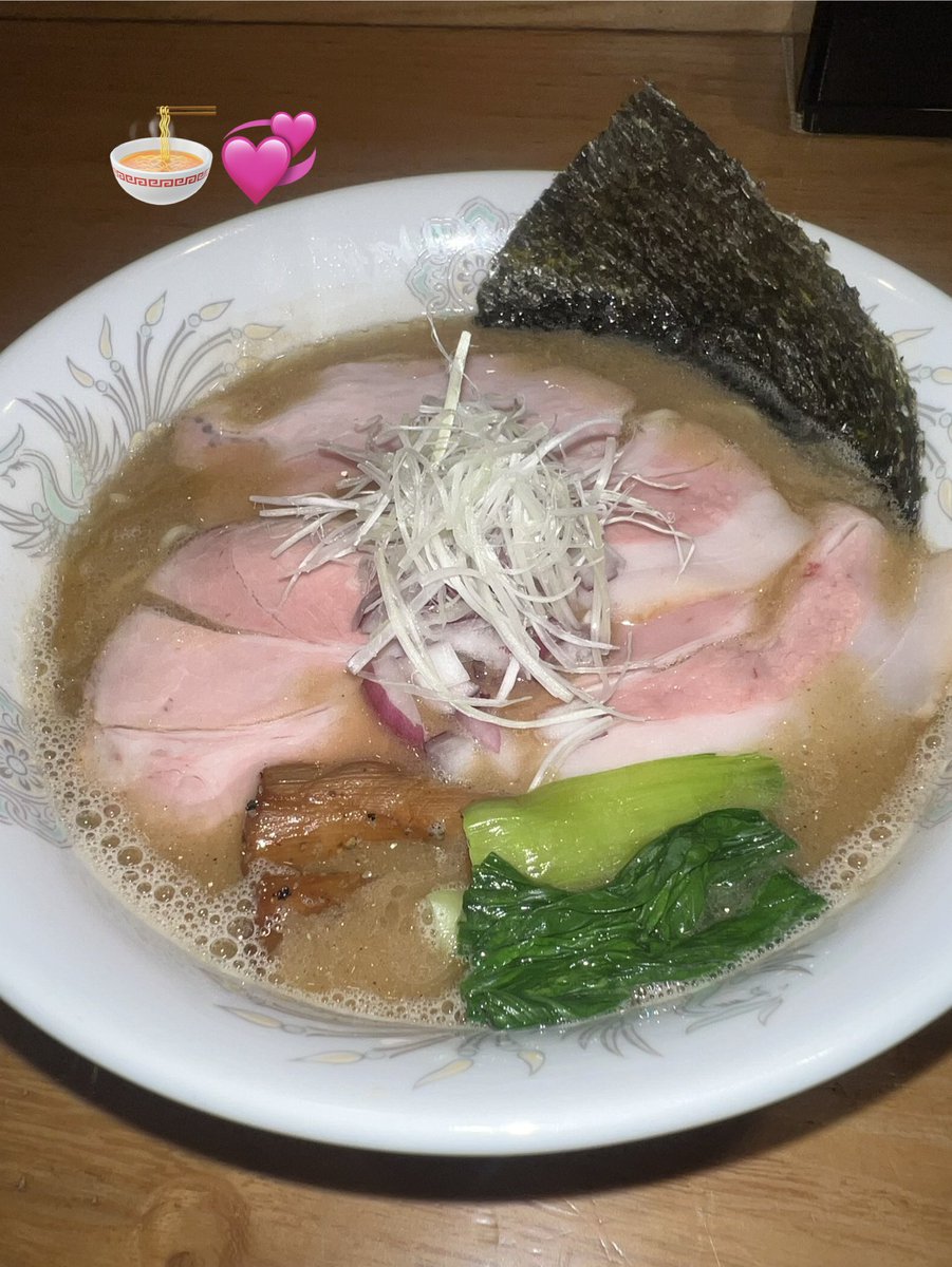 killuadaa's tweet photo. 라멘먹고 치이카와 극장판 보고왔어요🥢
친구가 알려줬는데 우리 옆좌석사람이 
모몽가 나올때마다 주먹을 쥐고 부들부들떨었대 뭐지
모몽가안티카페 회원이엇나봄……. https://t.co/tHFbmiB9W5