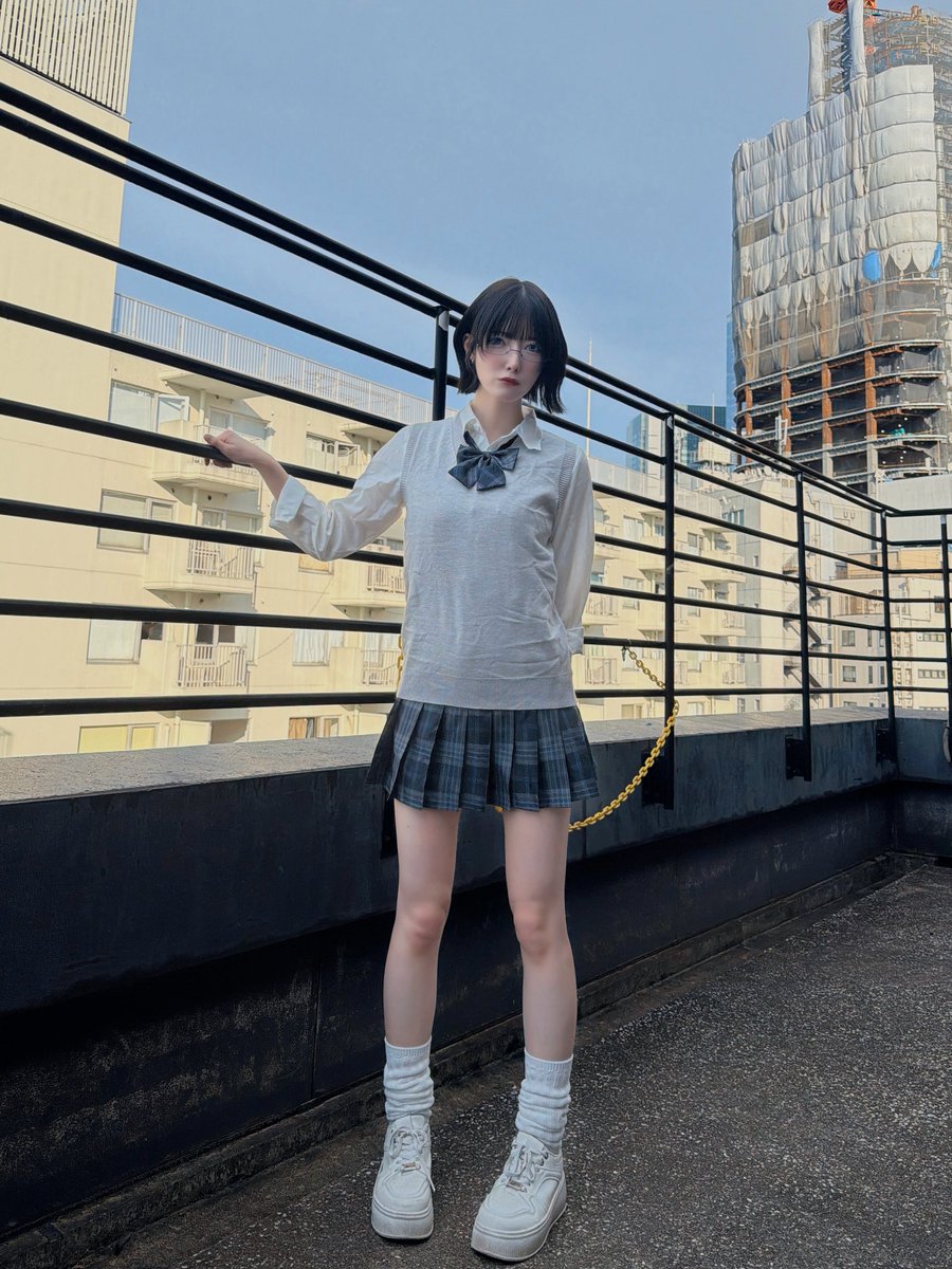 mia_Tohkei's tweet photo. 高身長ショートカットお姉さんの制服、どうかな？ https://t.co/jN4ZE0MsK7