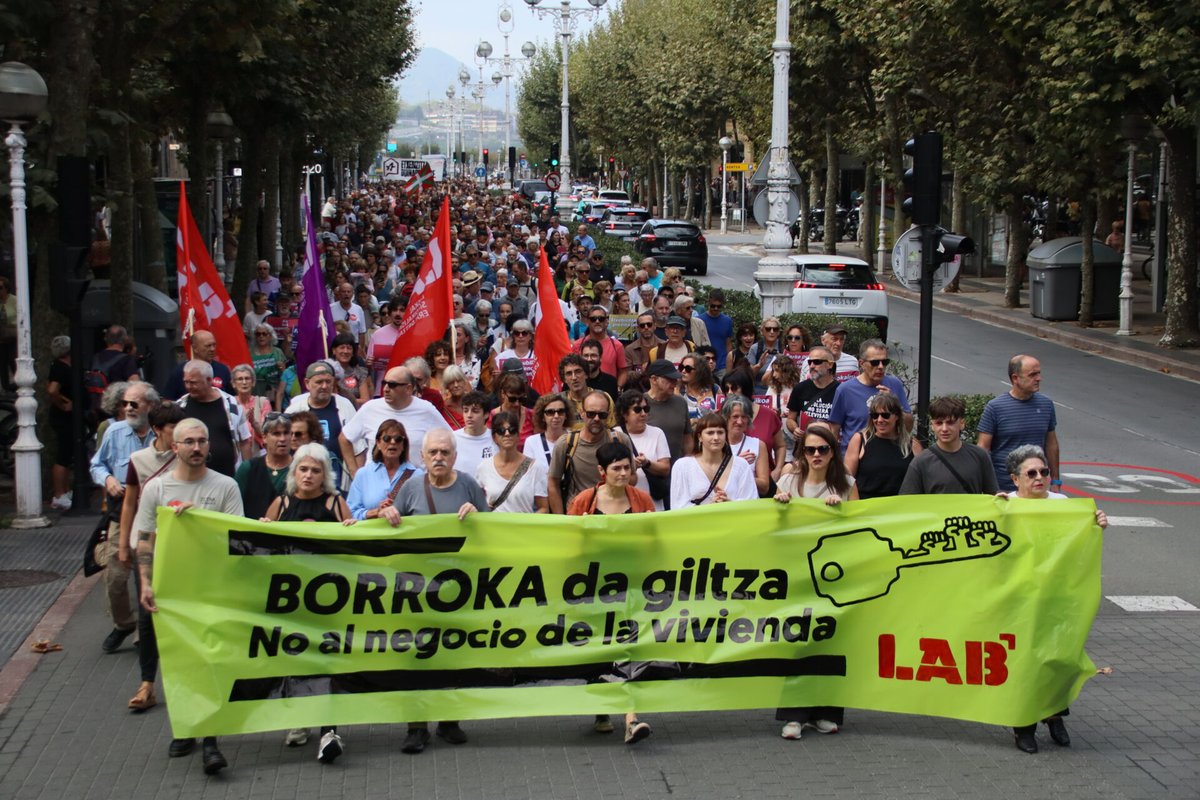 LABsindikatua's tweet photo. 🔴 LABen greba orokorrerako prest gaude, eta deialdia adosteko lanean ari gara beste sindikatuekin

➡️ Langileen aldeko politika birbanatzaileen alde presioa areagotzeko momentua da: errentismoaren eta espekulazioaren kontra eta soldata duinen alde

🔗 https://t.co/MsSGsgL1SZ https://t.co/3MjWM73izG