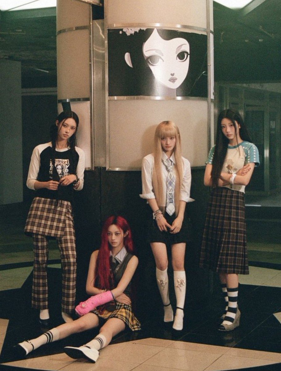 ILLITsc's tweet photo. It's Me by ILLIT (156d) has now becomes the 2nd longest-running songs by a k-pop girl groups on the Global Apple Music charts in history, surpassing Whiplash by aespa (155d). https://t.co/Rau70Gq2FI