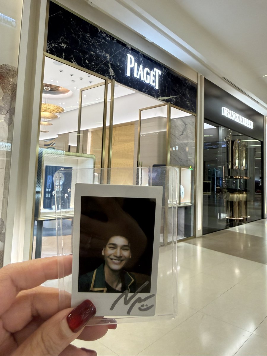 suchada23_aey's tweet photo. ในที่สุดก็ได้มาอยู่ด้วยกันแล้วดีใจมากก ใบนี้ไม่ค่อยเจอใครมาปล่อยเลย ชั้นยังแวะไปตลาดนัดมายอาโป อยู่เสมอ 😂 @Nnattawin1 #ApoNattawin #Apocolleagues https://t.co/iWacBoXGTs