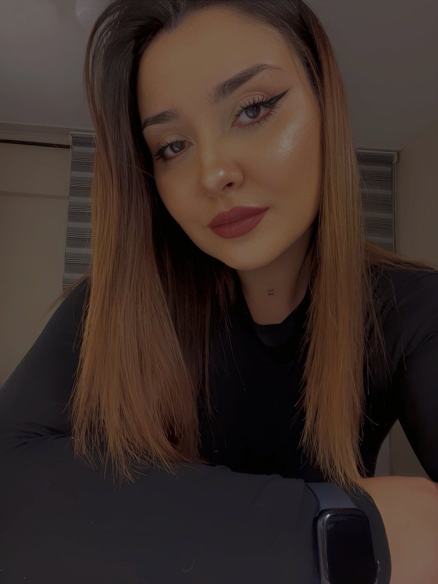 goncaymis's tweet photo. Ofiste sıkılıyorum sıkıntımın acilen alınması lazım 👅 https://t.co/5yJpbBBamm