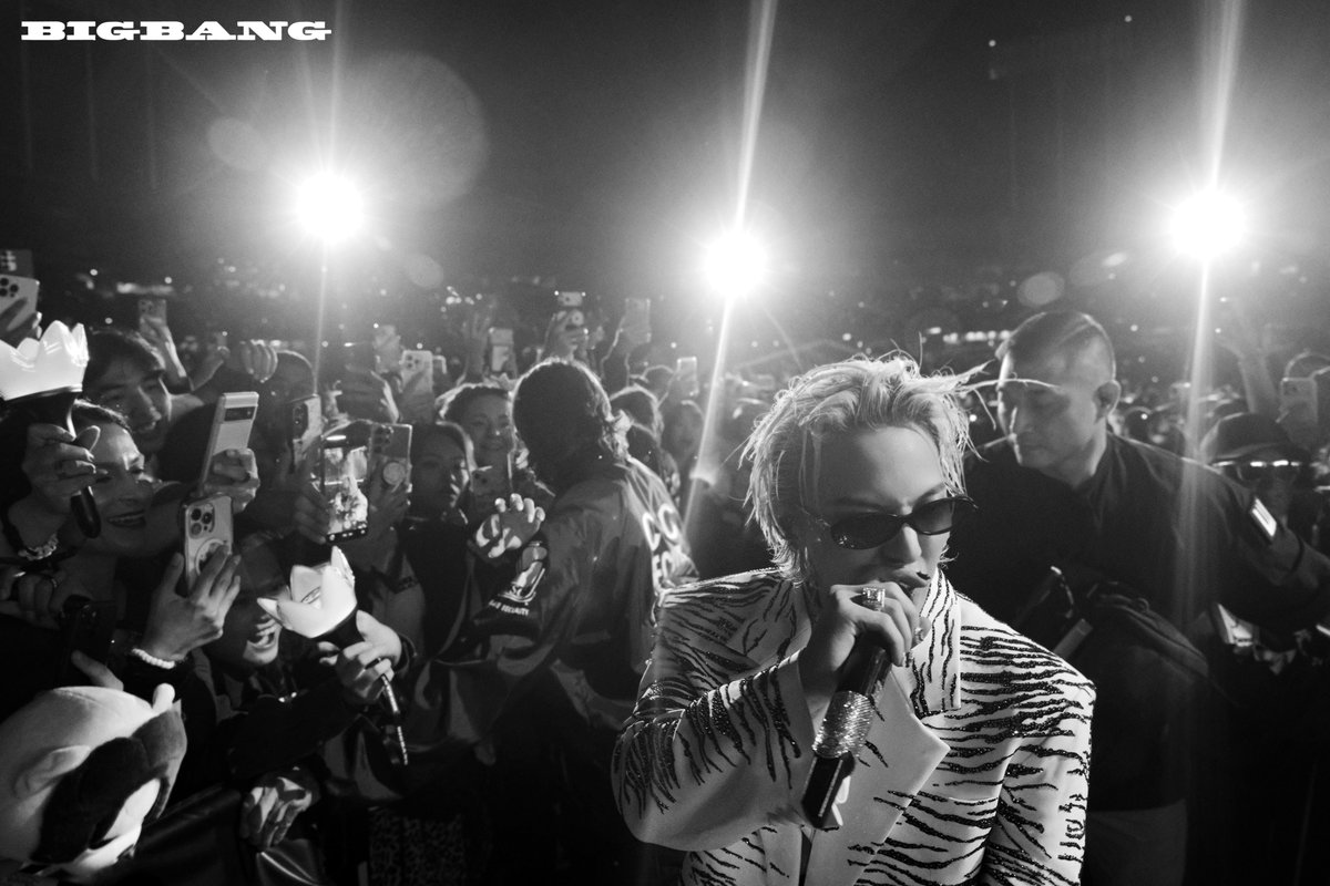 otomviii's tweet photo. 261006 빅뱅 비스테이지 #지드래곤 

< XX : COSMOS > IN NORTH AMERICA &amp; EUROPE https://t.co/gsjDsxb3De