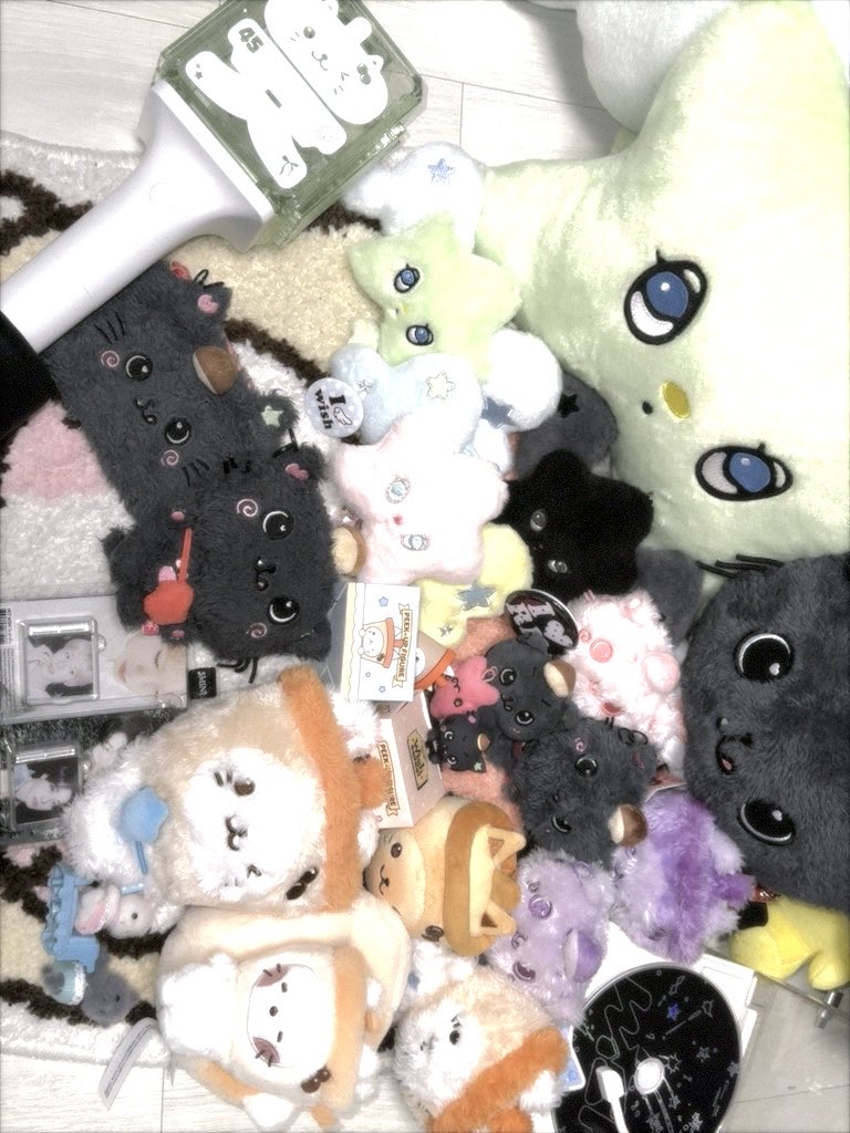 offnxzq's tweet photo. 수많은 딸기시리즈와천사시리즈가오기전 마지막가족사진을찍어보다. https://t.co/7DnOEYytBv
