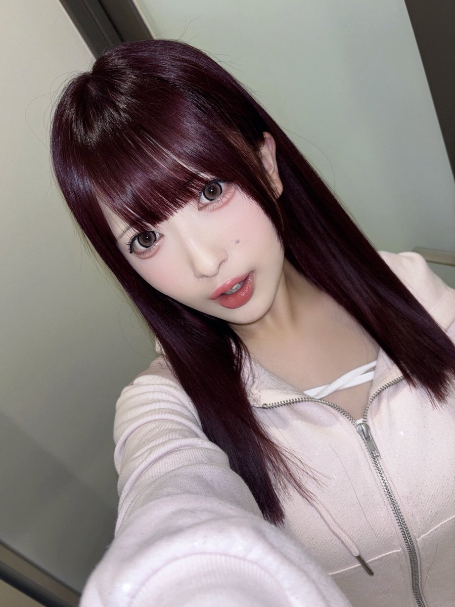 tokiusa_yumina's tweet photo. 染めてきたよー💭🔮
どうかな、似合ってるー？ https://t.co/72V38v5pgG