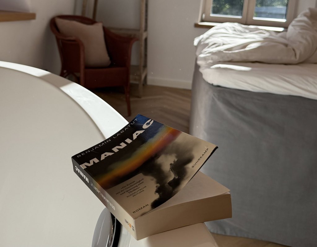 _mariolochner's tweet photo. Maniac – eines der besten Bücher, das ich seit langem gelesen habe https://t.co/5EcsdLGTfm