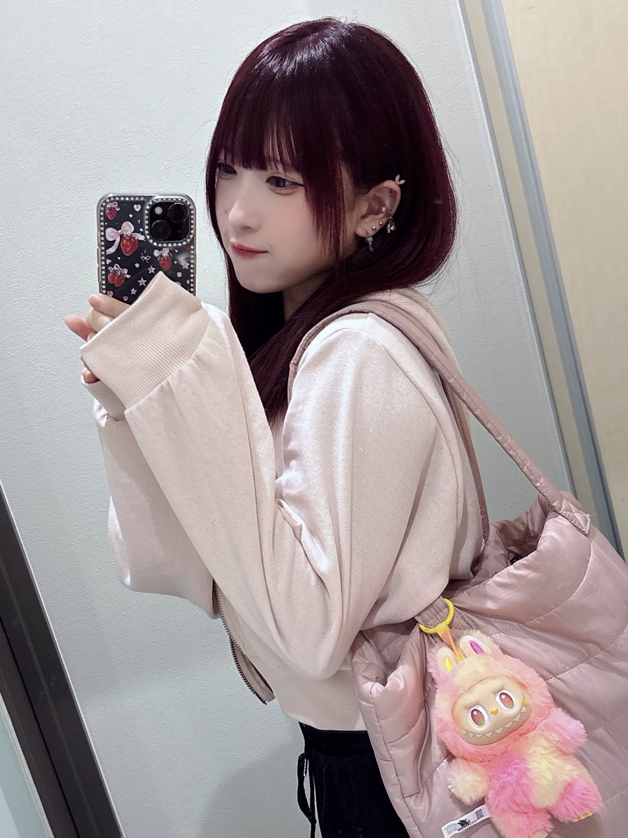 tokiusa_yumina's tweet photo. 染めてきたよー💭🔮
どうかな、似合ってるー？ https://t.co/72V38v5pgG