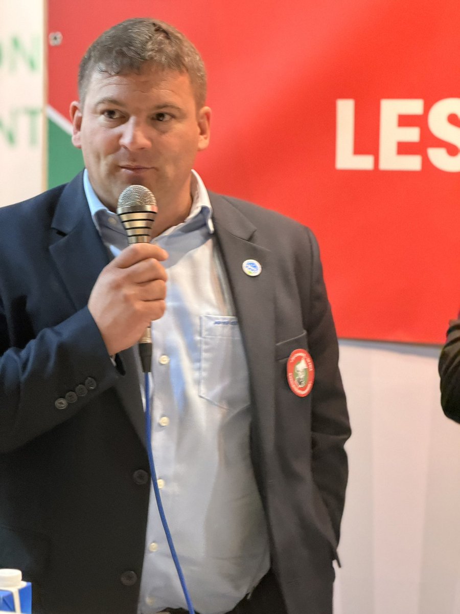 FNPLait's tweet photo. « On ne peut pas demander aux éleveurs de payer le manque de compétitivité de nos transformateurs ». @yohannbarbe https://t.co/KR86l4fi54