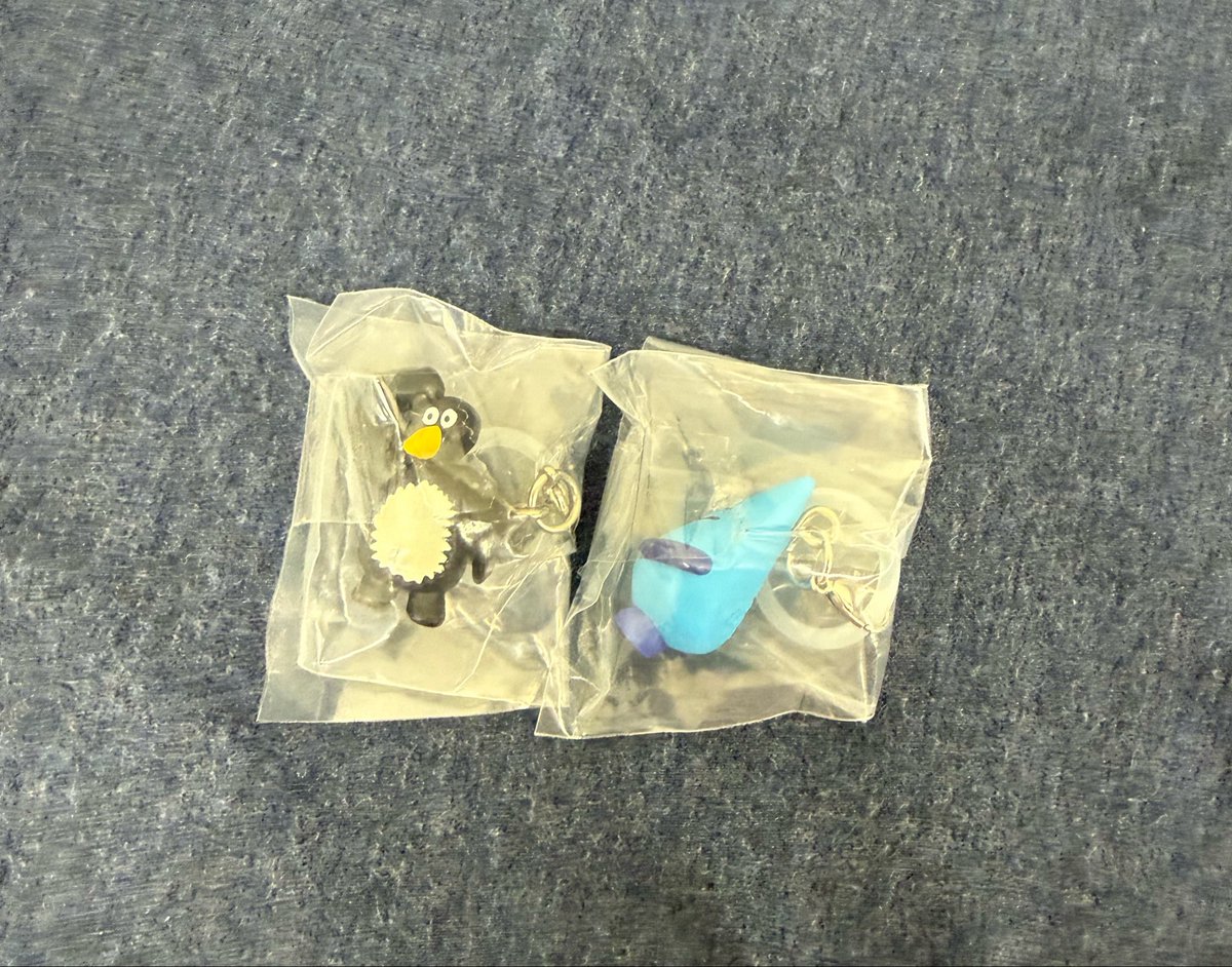 janu_liy's tweet photo. DAISUKE KONDO めじるしアクセサリー　交換

譲:画像　ペンギン🐧　アメツブ💧
求:同種　クマ🐻　タイヨウ☀️

郵送にて交換
お気軽にお声掛けください https://t.co/snfW632b4r