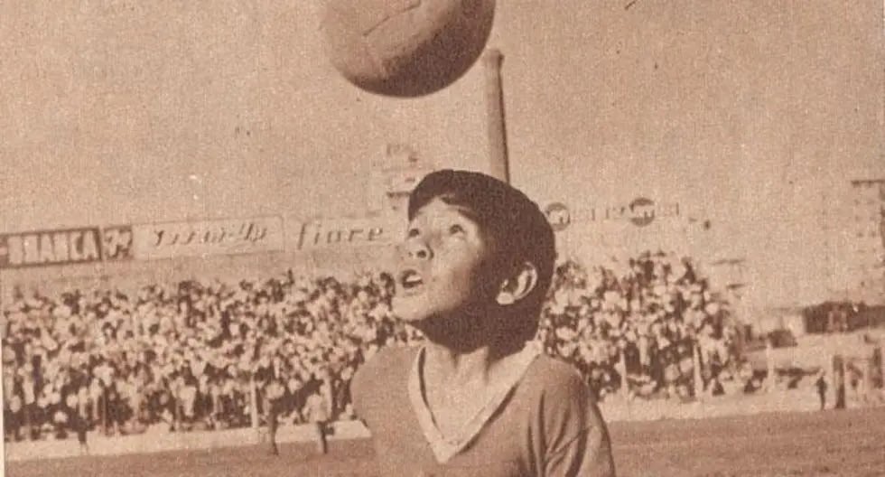 Barca_Archive's tweet photo. A 10-year-old Diego Maradona, Possibly the first photographic record of Maradona as a footballer, 19 October 1971. https://t.co/XWujpSXEbO