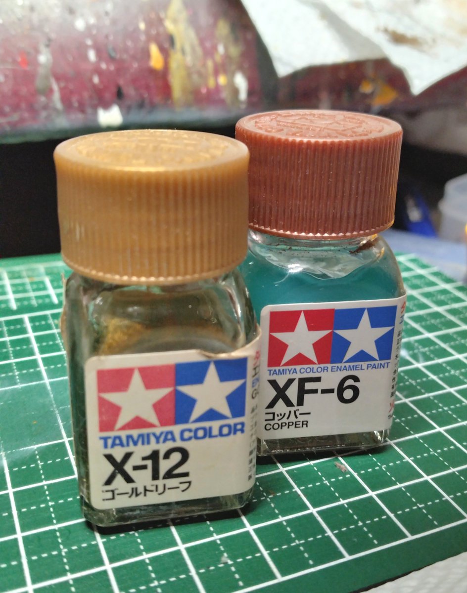 tennenkoji's tweet photo. 水性塗料だラッカー塗料だ言っているうちはザコ、クソザコ。

わたしくらいの上級になるとエナメル一択ですよ。 https://t.co/ZfQ2vwnzC6