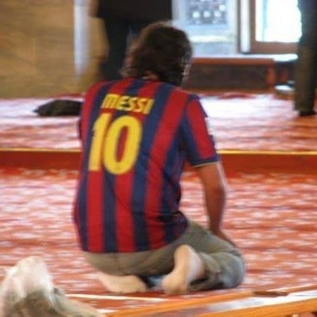 CulerVerseID's tweet photo. @donnfvl @thejurgenholic @Ekremkonur Doc. lionel messi muda pas masi di pesantren https://t.co/VSdszPX8J4