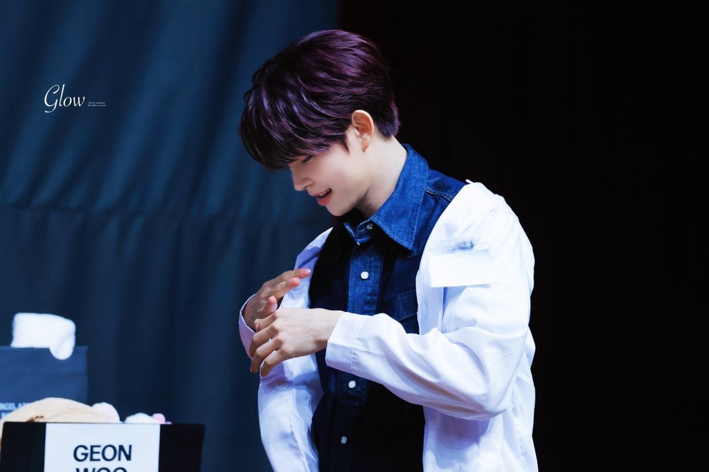csu0ir's tweet photo. 의사선생님 얼른 저를 치료해주새요 https://t.co/roYeA4OmWW