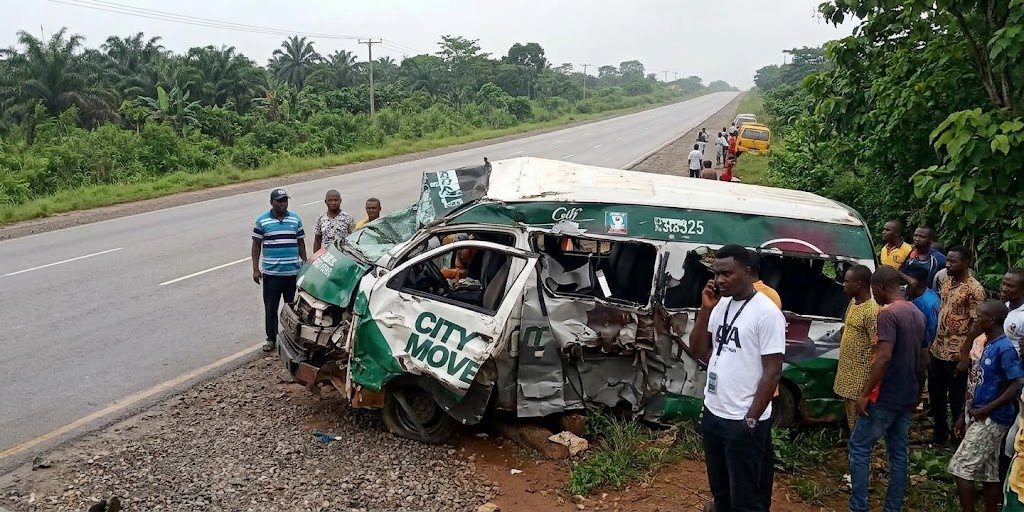 ParallelFacts's tweet photo. Condition of Victims Inside City Boy Movement Bus Involved in Fatal Accident Along Lagos-Ibadan Expressway Unknown as No Emergency Ambulance Arrived to Take Them to Hospital for Treatment Despite Thousands of Tinubu Campaign Buses Nationwide  https://t.co/hnPCnbCfR7 https://t.co/1ngedn82RU