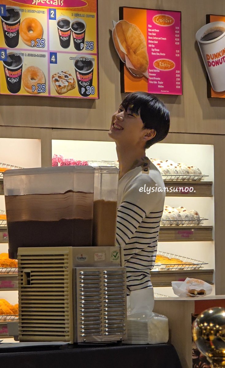 elysiansunoo's tweet photo. curious n curious aq bat nahagikhik si jungwon dito 😭😭 kausap niya si hoon tas about budots kasi yan alam q HAHAHAHA PERO AYON ANG HAGIKHIK NIYA 🥹🤏 https://t.co/v3ZfWNcP2r