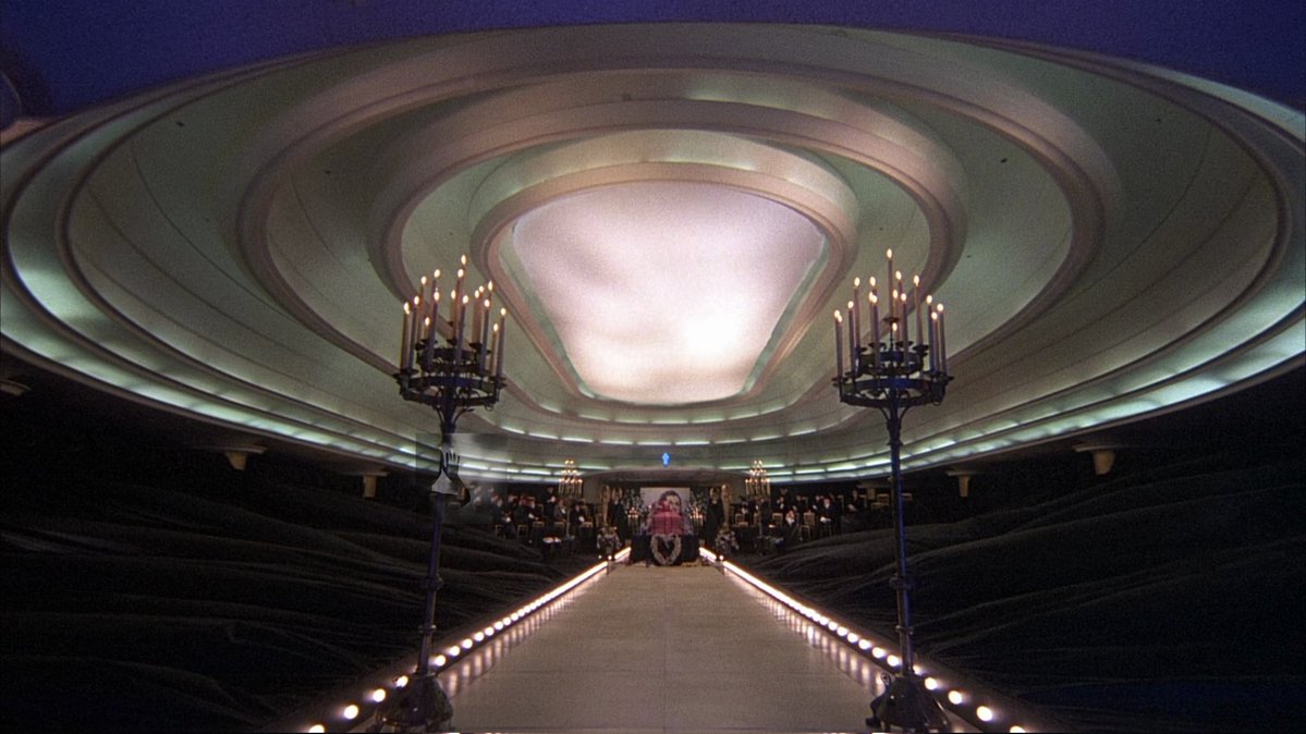 Retrofilmm's tweet photo. Brazil (1985) dir. Terry Gilliam https://t.co/2n1Umxci2G