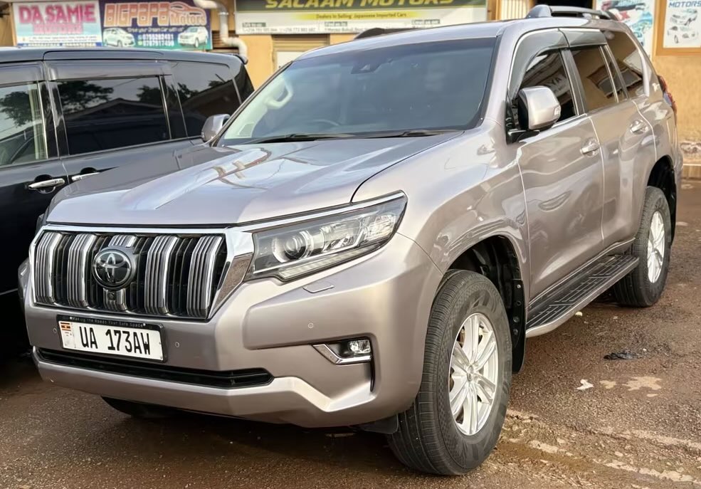arnoldyosam's tweet photo. ✅ 2.8L D-4D Diesel Engine
✅ TX-L Premium Spec
✅ Spacious 7-Seater Interior
✅ Luxury + Off-Road Capability
✅ Clean &amp; Excellent Condition
✅ Ready to Buy &amp; Drive 🚘

📞 0705176582 / 0765241678
📲 Both numbers available for Calls &amp; WhatsApp
🔗 WhatsApp: https://t.co/iLRRG7AIMA https://t.co/EdC4qG7gul